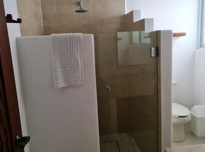 " Mangos" 2 Bedroom 2 Bathroom At Walking Distance From The *