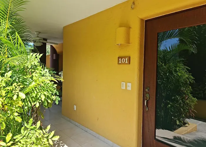 " Mangos" 2 Bedroom 2 Bathroom At Walking Distance From The Zihuatanejo